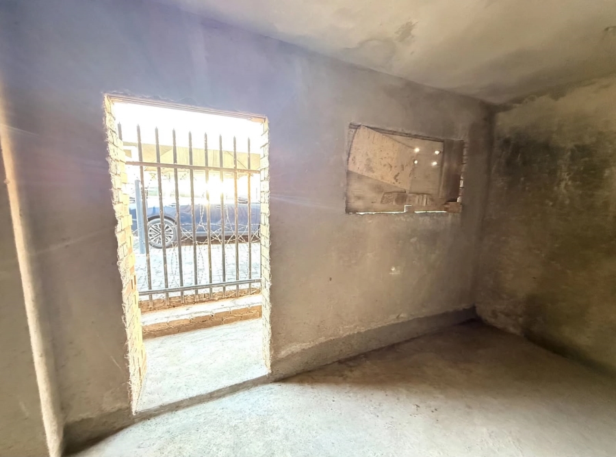 To Let Commercial Property for Rent in Rustenburg Central North West